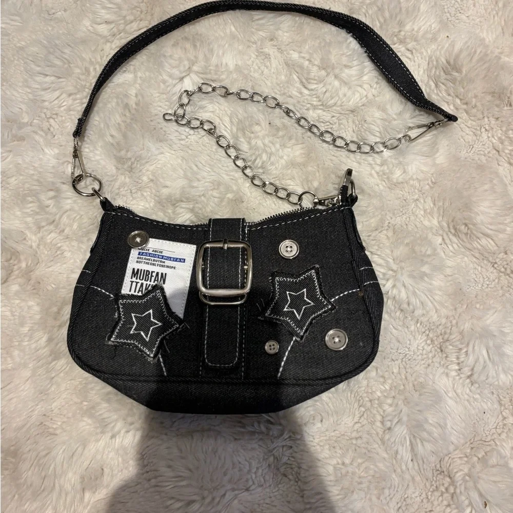 3/30$ Black Shoulder Bag - Picture 2 of 7